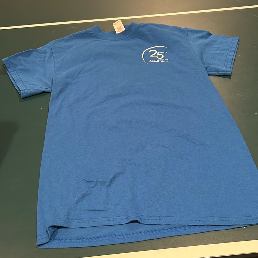 blue t shirt